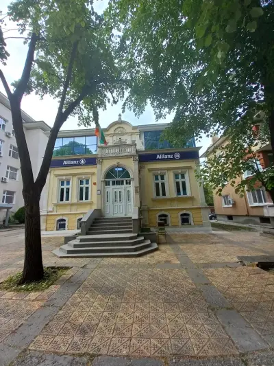 Банков клон на Алианц Банк България