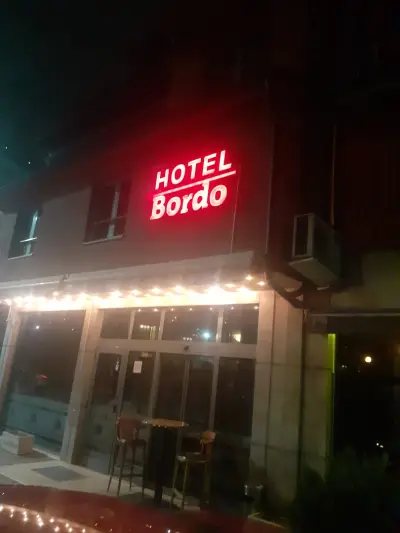 Хотел Бордо