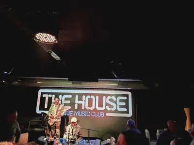 THE HOUSE пиано бар
