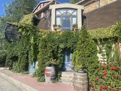 Bistro Happy House