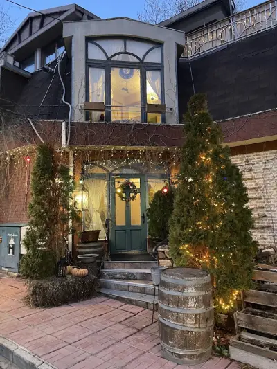 Bistro Happy House