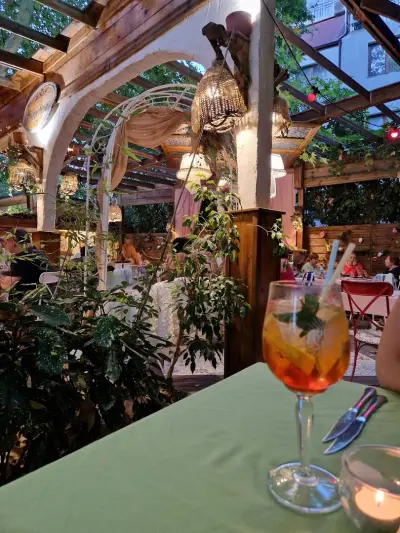 Bistro Happy House