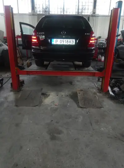 Автосервиз "Автоманиаци"