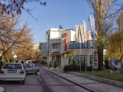 Хотел Езерото