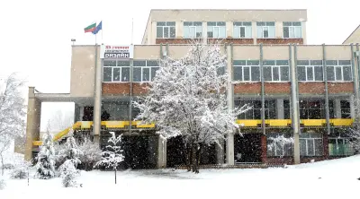 Национално училище по пластични изкуства и дизайн "Академик Дечко Узунов"