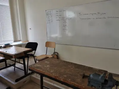 Национално училище по пластични изкуства и дизайн "Академик Дечко Узунов"