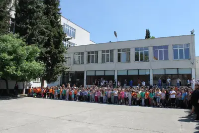 Средно училище „Иван Вазов“