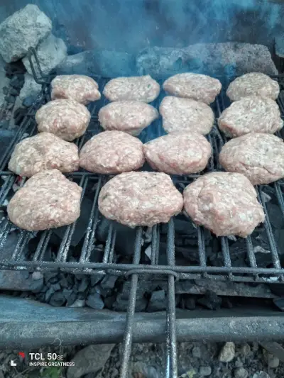 Специализиран месарски магазин ФЕХА.(Тахир).