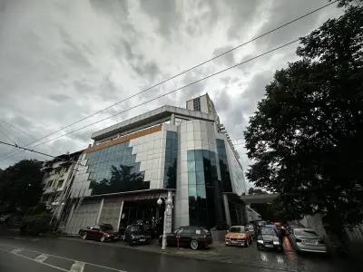 Мериан Палас Хотел