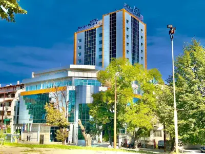 Мериан Палас Хотел