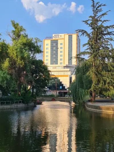 Мериан Палас Хотел