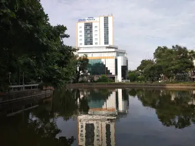 Мериан Палас Хотел