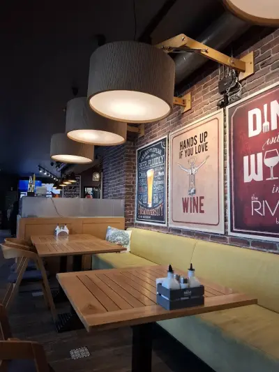 The River bar & dinner