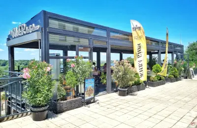 The River bar & dinner