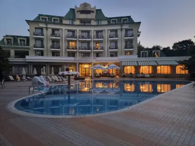 Romance Hotel and Family Suites