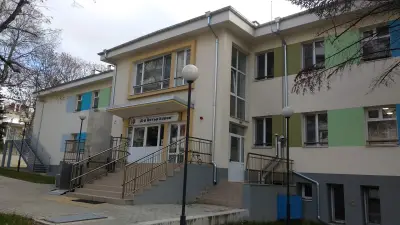 ДГ № 17 "Д-р Петър Берон" с филиали "Жирафче" и „Другарче“ - гр. Варна