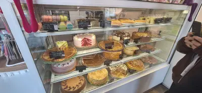 Сладкарница Йоми кейкс