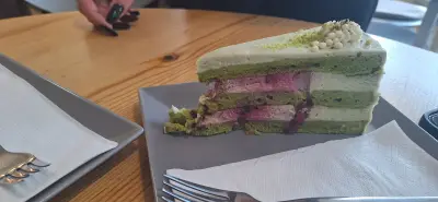 Сладкарница Йоми кейкс