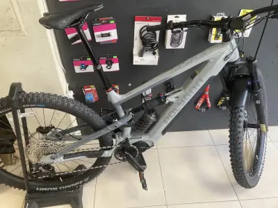 Вело сервиз и магазин BIKE HIVE