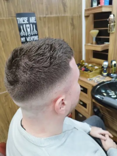 BARBER SHOP STYLE