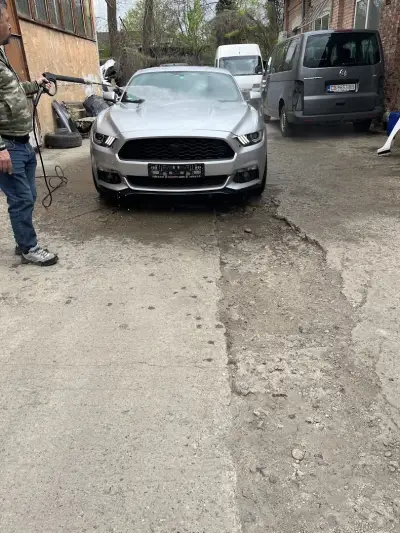 Сарафови ауто