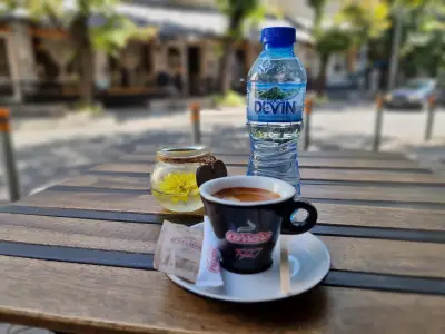 Cafe "LA PLACE"