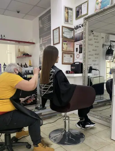 Фризьорско Студио Тя и Той