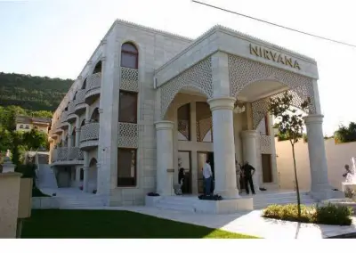 Familly Art Hotel Nirvana