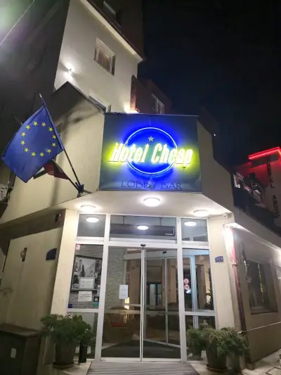Хотел Чийп
