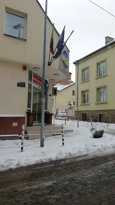 Хотел Чийп