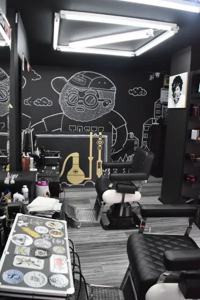 HeadHunters Barbershop