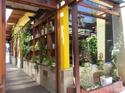 Bistro Avenue