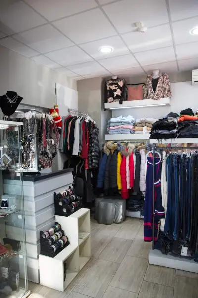 Бутик за дамски дрехи Перник „Butik Laura”