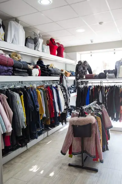 Бутик за дамски дрехи Перник „Butik Laura”