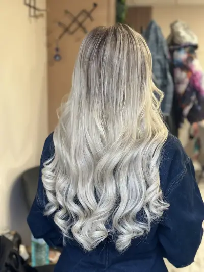 Hairextension Arts kosa Студио Екстраваганс; Фризьорски услуги и маникюр.