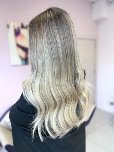 SHINE -Studio by Iliana