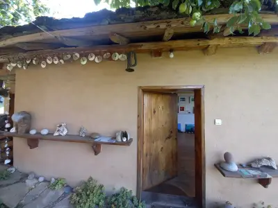 Gallery Leshten
