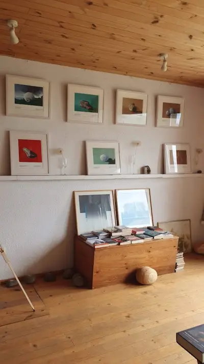 Gallery Leshten