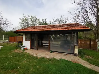 Настевата къща
