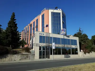 Хотел Амирал (бивш Best Western Park Hotel)