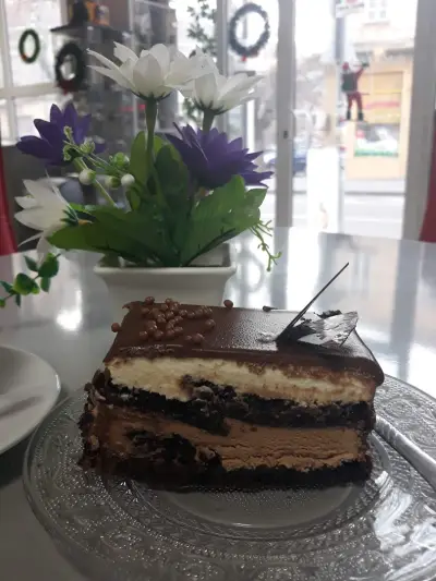 Сладкарски цех, торти и сладкиши Амелис
