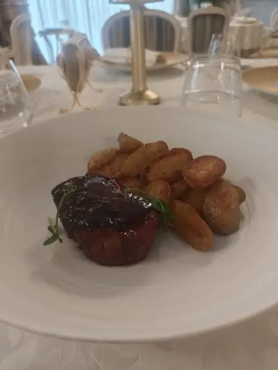 Este Restaurant