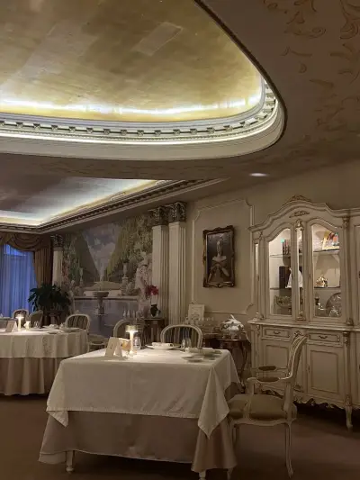 Este Restaurant