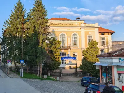 Профилирана хуманитарна гимназия "Св.св.Кирил и Методий"