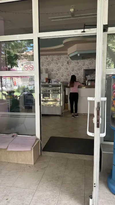 Сладкарница Захарница