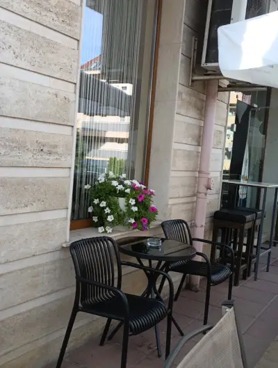Cafe Cafe
