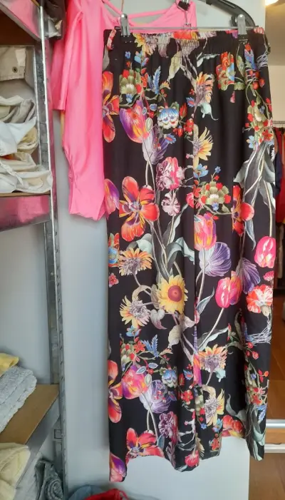 Магазин "SCARLET & Dress!Up" SECOND HAND.