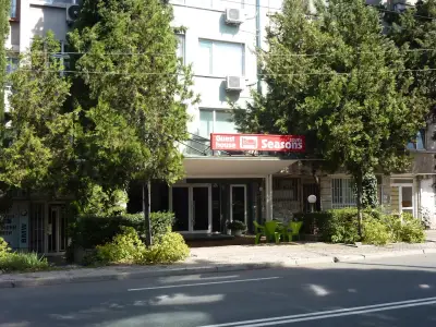 Сезони Юг Бургас
