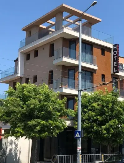 Family Hotel Novel City