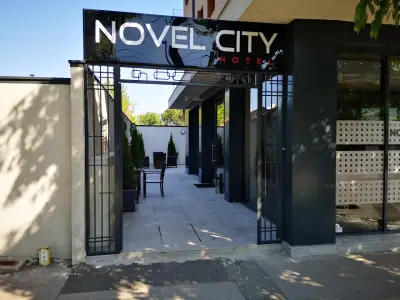 Family Hotel Novel City